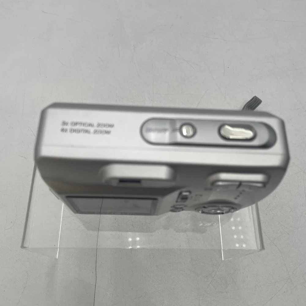 Minolta dimage e323